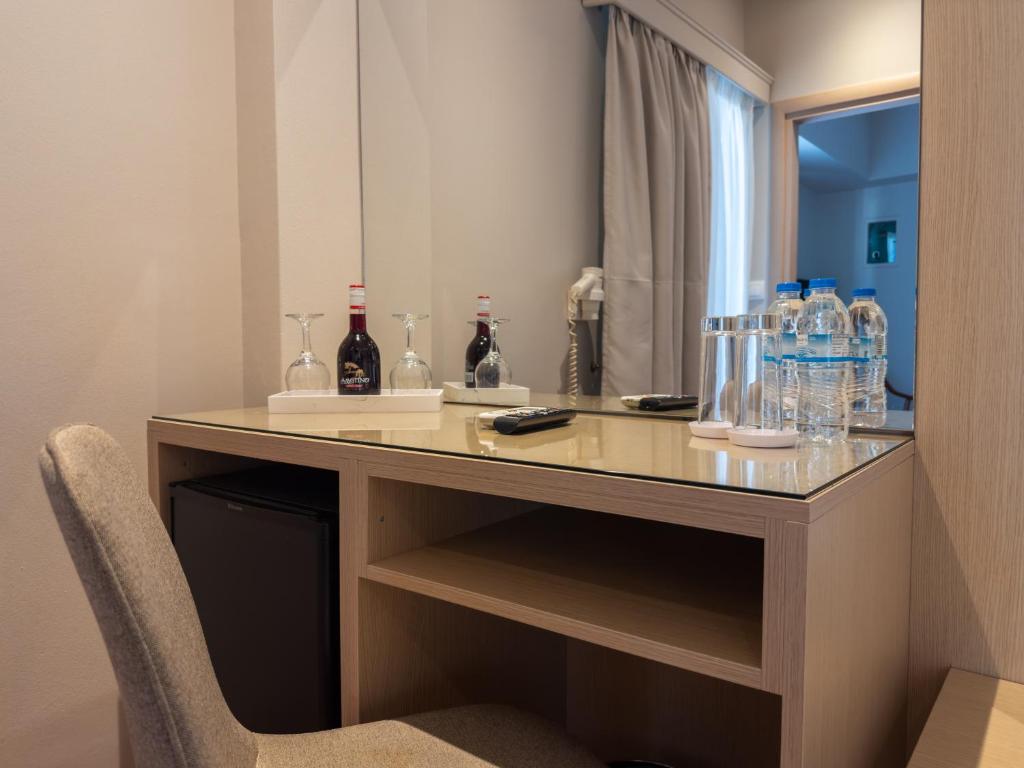 Nápoje v ubytování Anemoni Piraeus Hotel