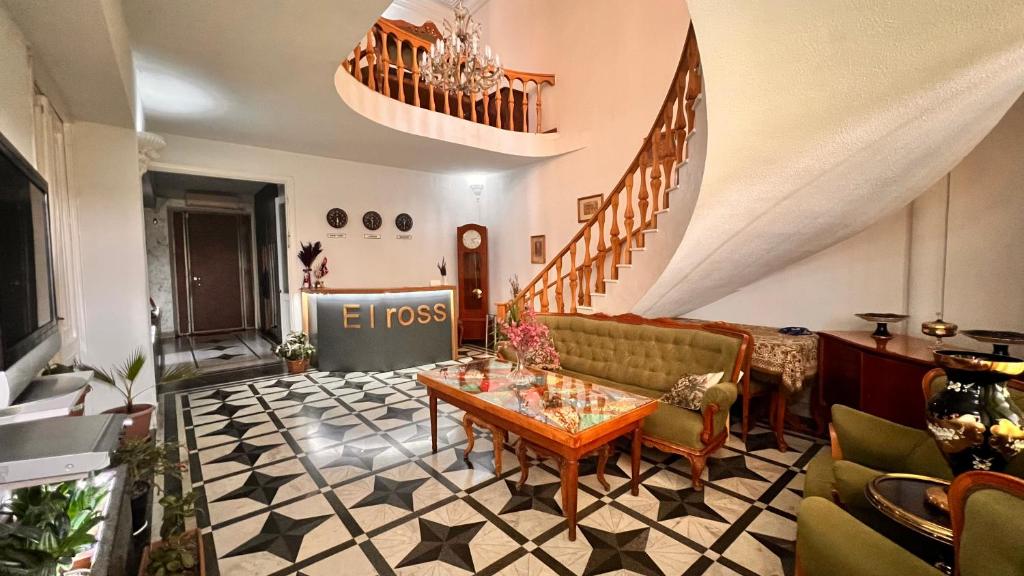 Posezení v ubytování Elross Hotel
