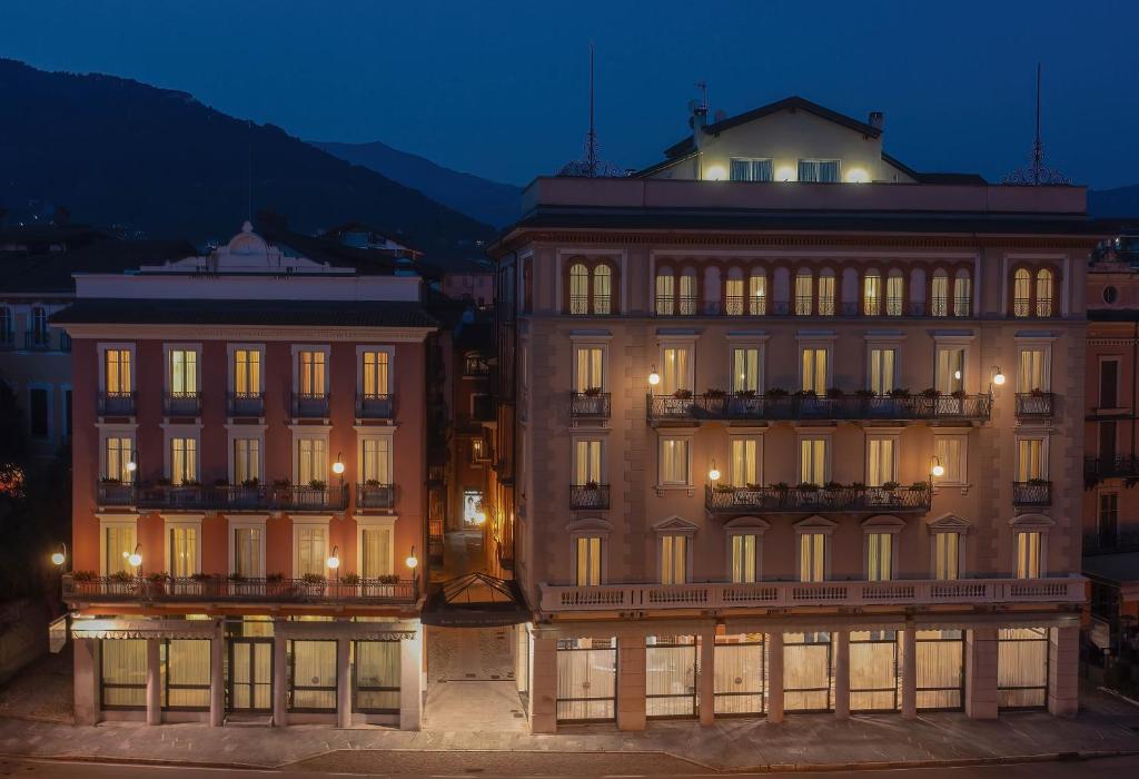 Nespecifikovaný výhled na hory nebo výhled na hory při pohledu z hotelu