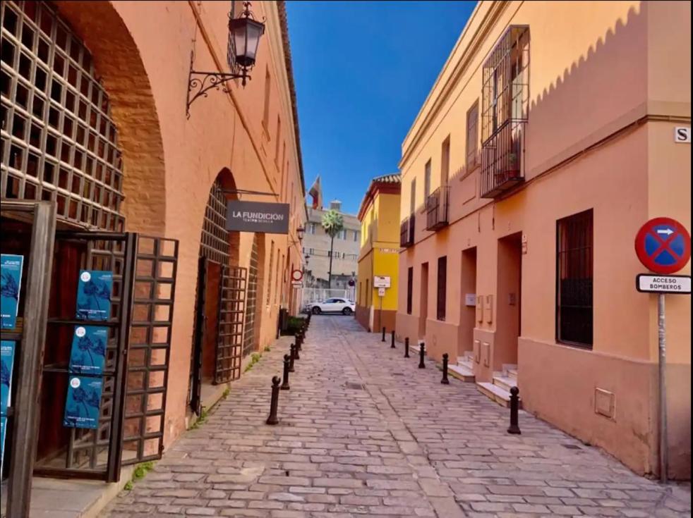 The surrounding neighborhood or a neighborhood close to the holiday home