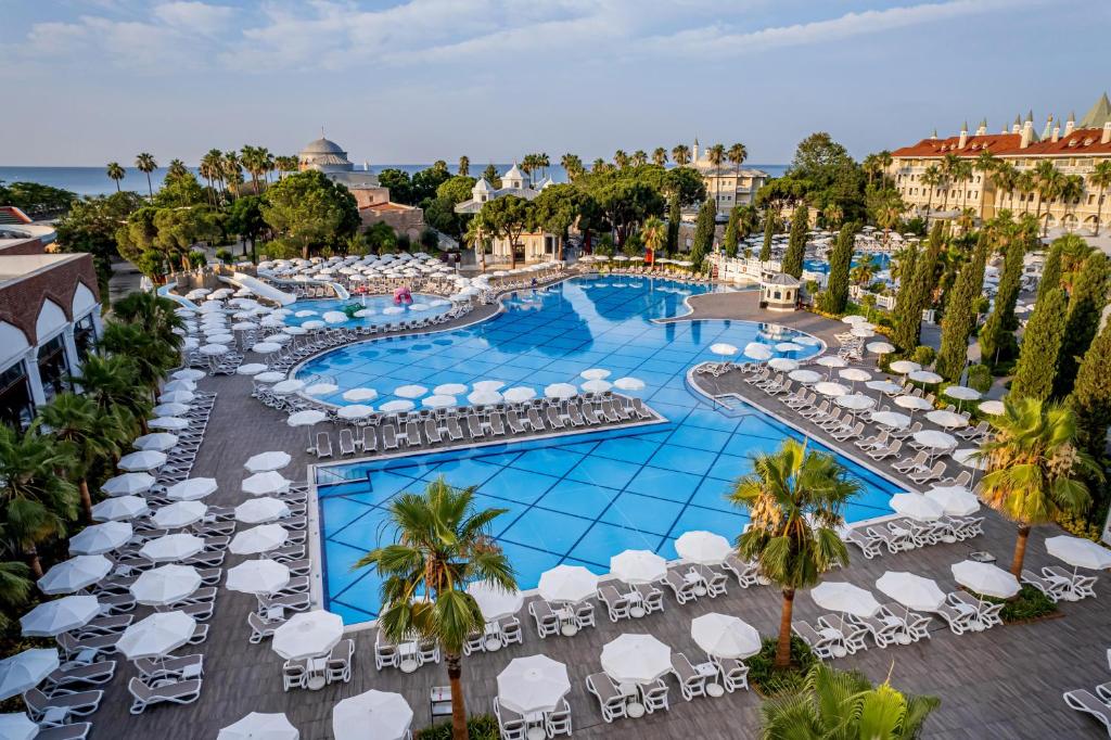 Бассейн в Swandor Hotels & Resorts - Topkapi Palace или поблизости
