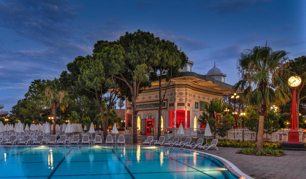 Бассейн в Swandor Hotels & Resorts - Topkapi Palace или поблизости