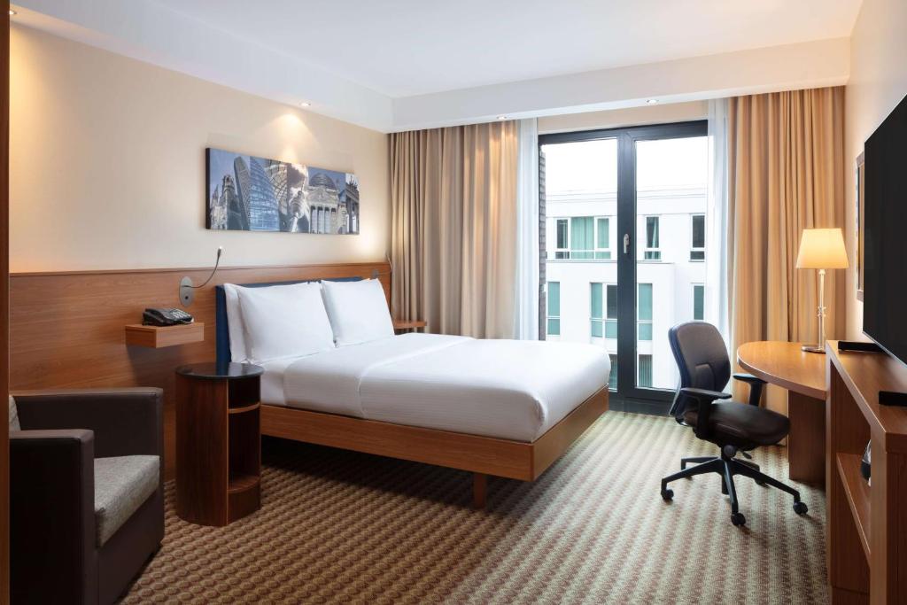 Hampton by Hilton Berlin City West - Resim 21
