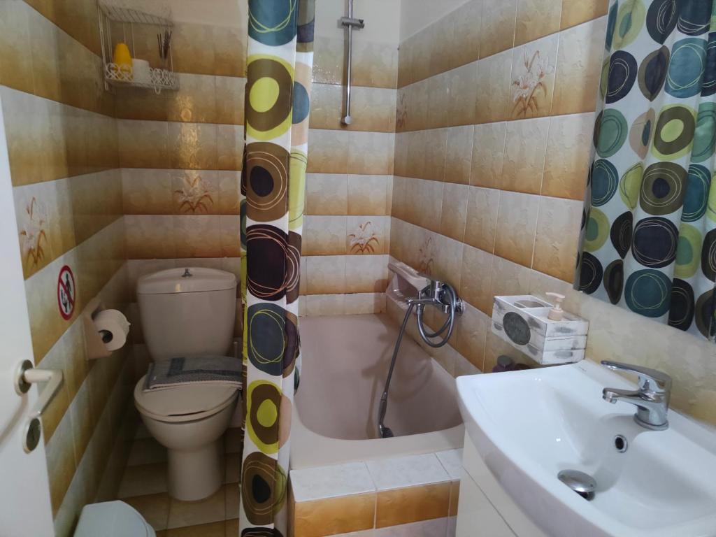 Koupelna v ubytování Asprokavos beach apartment and studio