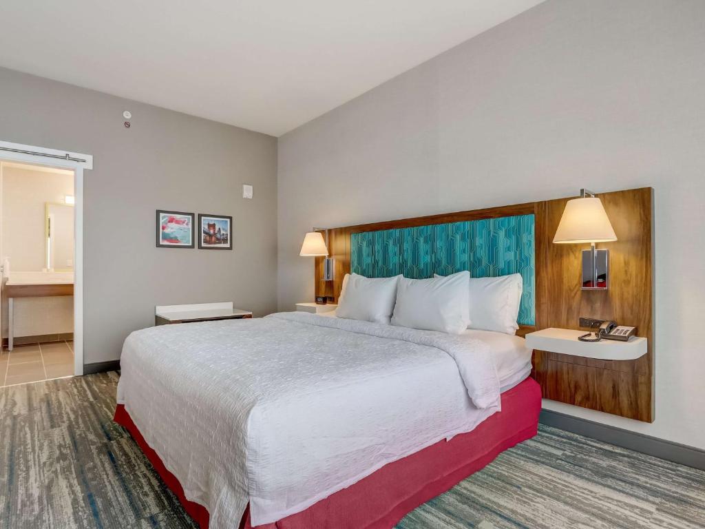 Hampton Inn & Suites Cincinnati Midtown Rookwood photo
