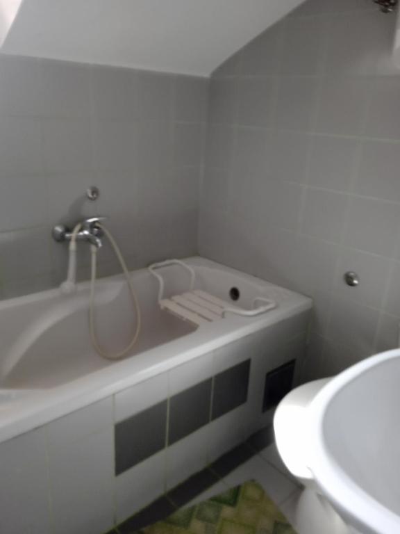 Koupelna v ubytování Guest House Keserovic