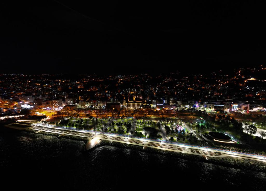 Nespecifikovaný výhled na destinaci Trabzon nebo výhled na město při pohledu z hotelu