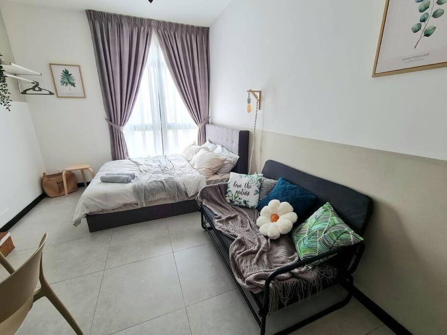 Studio Room near Gleneagles Embassy Row KLCC, Kuala Lumpur (updated