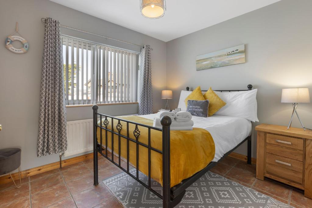 Benone Getaways - Two-Bedroom House