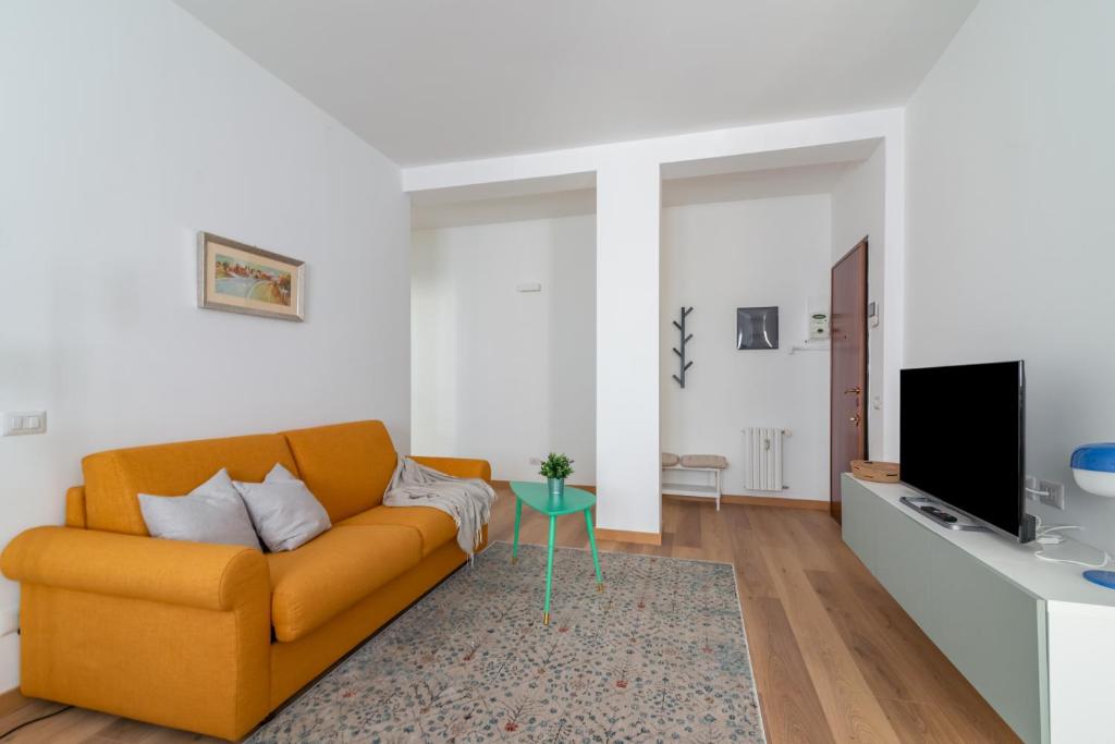 TV a/nebo společenská místnost v ubytování Ca' Del Perdono - Melegnano - by HOST4U