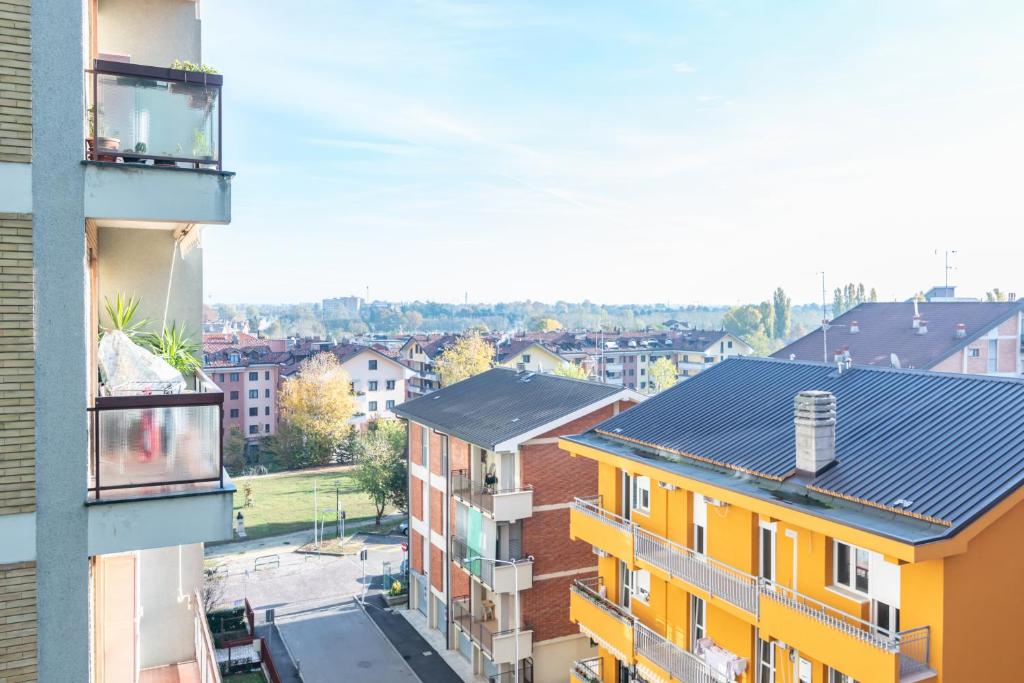 Nespecifikovaný výhled na destinaci Melegnano nebo výhled na město při pohledu z apartmánu