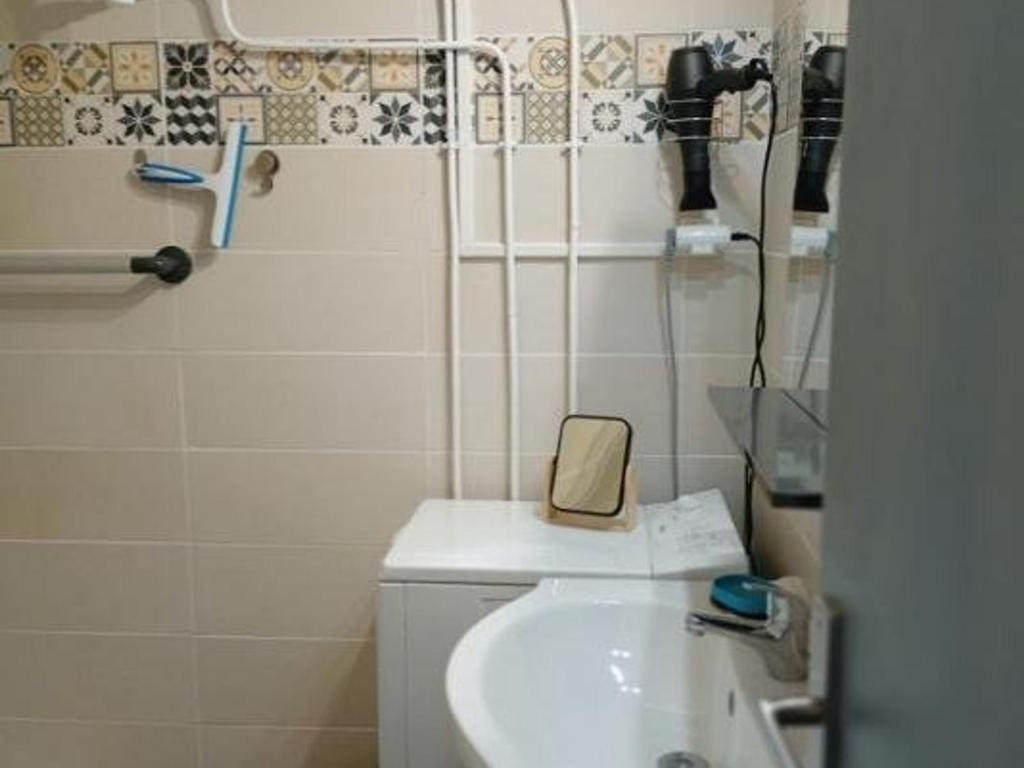 Fotografia z galérie ubytovania F1 Climat. avec Balcon et Wifi, Bien Équipé - Balaruc-les-Bains - FR-1-680-6 v destinácii Balaruc-les-Bains