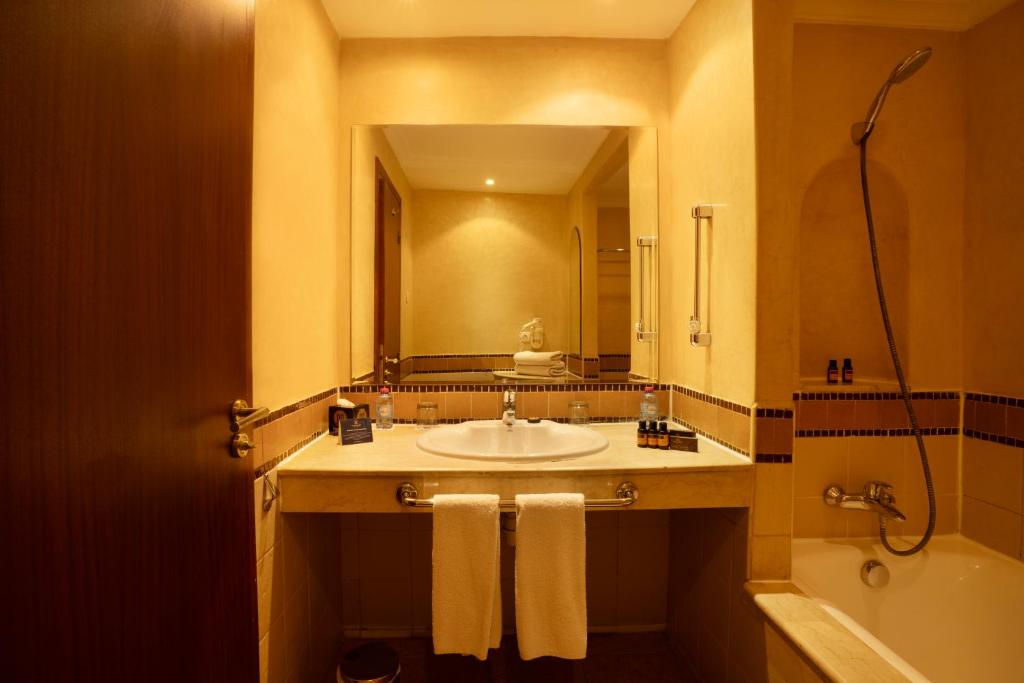 Koupelna v ubytování Grand Mogador Menara & Spa