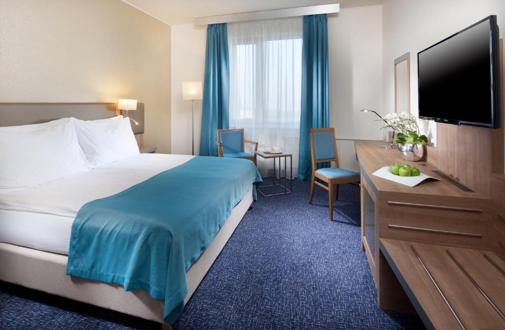 Holiday Inn Prague by IHG - 5