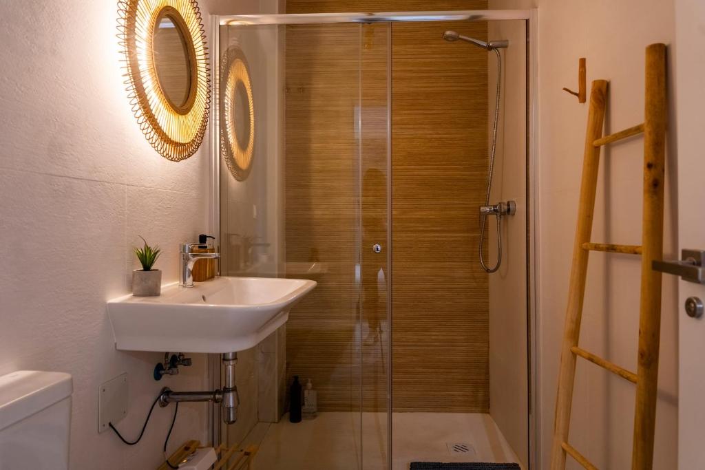 A bathroom at Apartment Andrea in Malaga Center