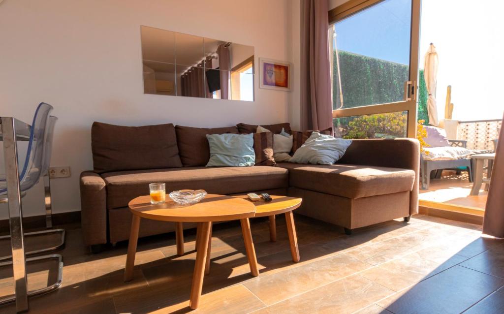 Posezení v ubytování Suitur apartamento Elviria Marbella beach view