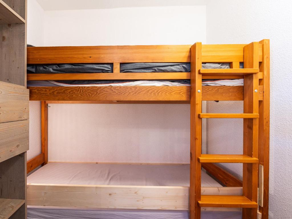 Palanda nebo palandy na pokoji v ubytování Les Sitelles - 12 - Appt vue montagne - 6 pers