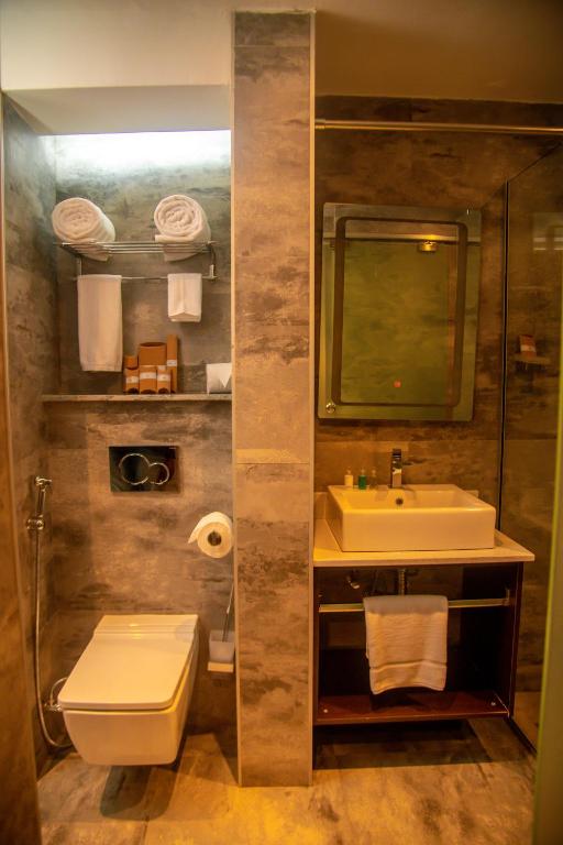 Koupelna v ubytování Golden Tulip Lekki