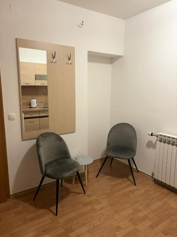 A seating area at Apartments Ivanković Medjugorje