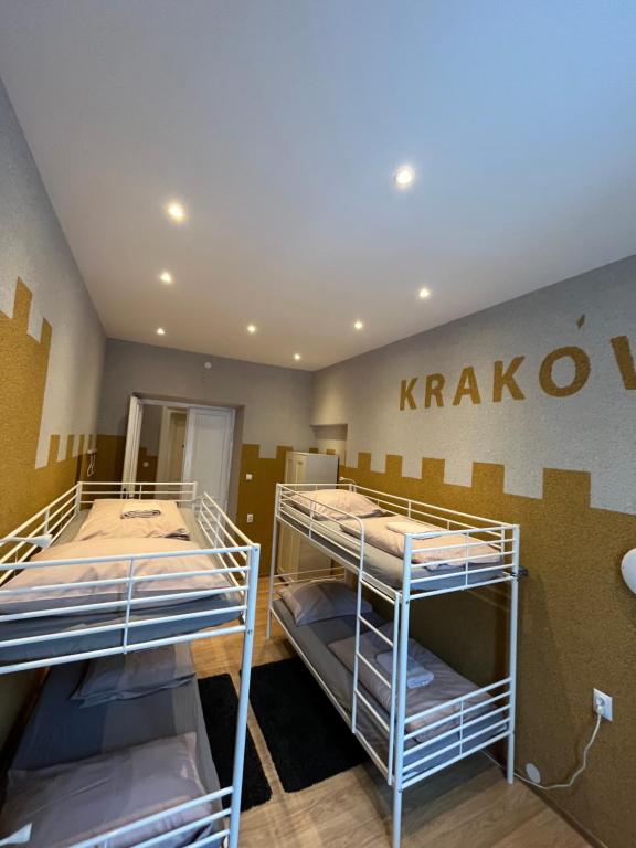 Posteľ alebo postele v izbe v ubytovaní Girls Hostel