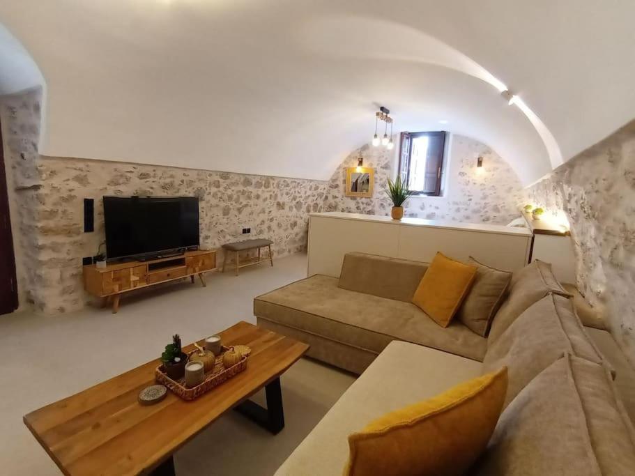 Χώρος καθιστικού στο Tsolakis Luxury House 2