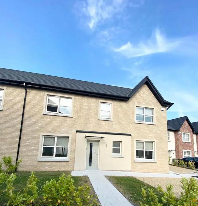 Luxury home 25 min Train to Dublin, Newbridge (updated prices 2024)