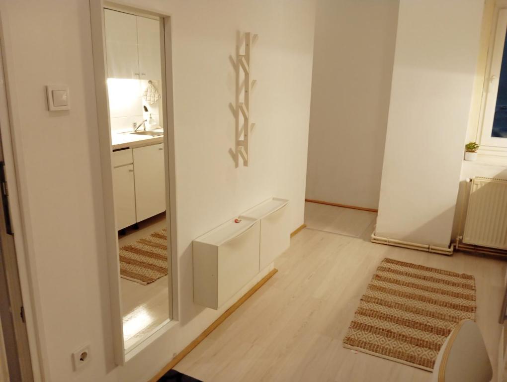 Posteľ alebo postele v izbe v ubytovaní Cozy studio in central Budapest near ruined bars