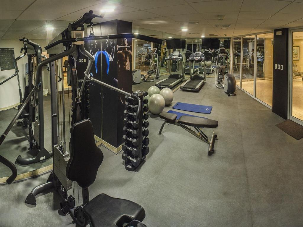 Fitness centrum a/nebo fitness zařízení v ubytování Del Pilar Miraflores Hotel