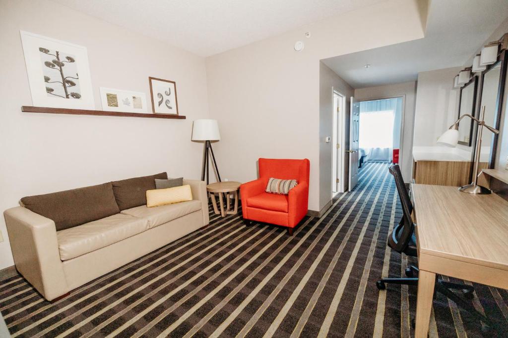 Parkview Inn & Suites, Lancaster Amish Country, PA photo