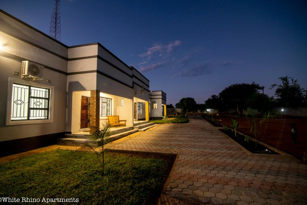 White Rhino apartments & tours, Livingstone (updated prices 2024)