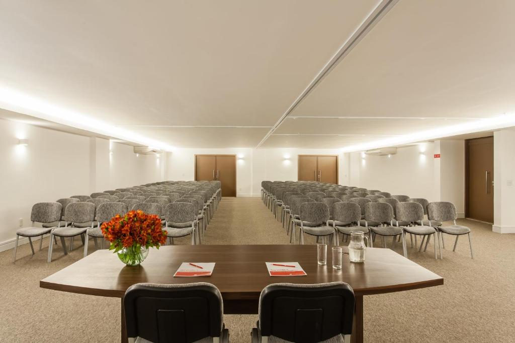  Ramada Hotel & Suites Campos Pelinca