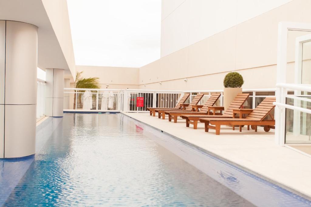  Ramada Hotel & Suites Campos Pelinca