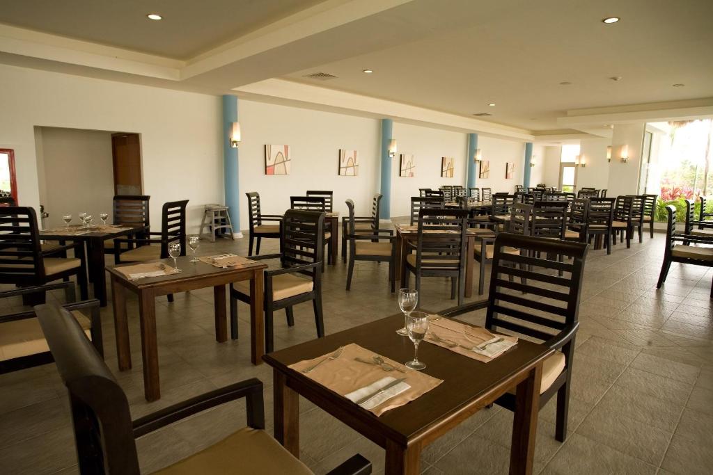 Un restaurante u otro lugar para comer en Grand Riviera Princess - All Inclusive