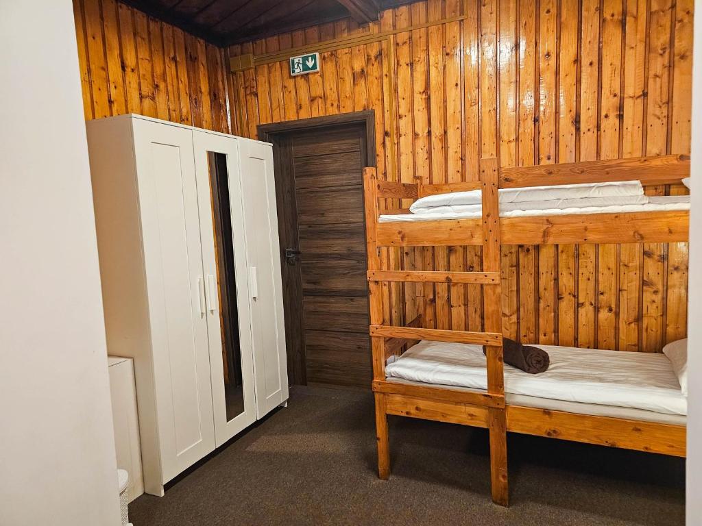 SCHRONISKO GOŚCINIEC RÓWNICA - 6