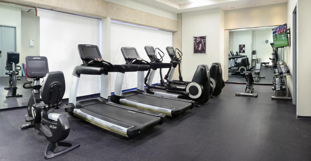 Fitness centrum a/nebo fitness zařízení v ubytování Hotel Guadalajara Country Club by HNF
