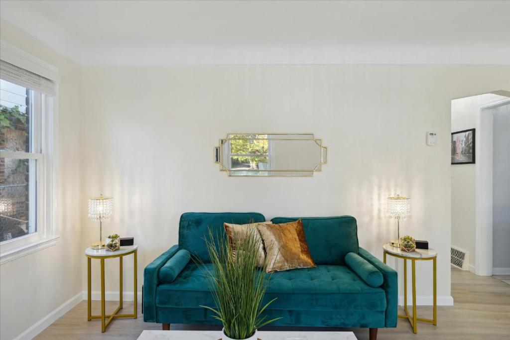 GameTime Hide Out Vibes, Detroit (updated prices 2024)