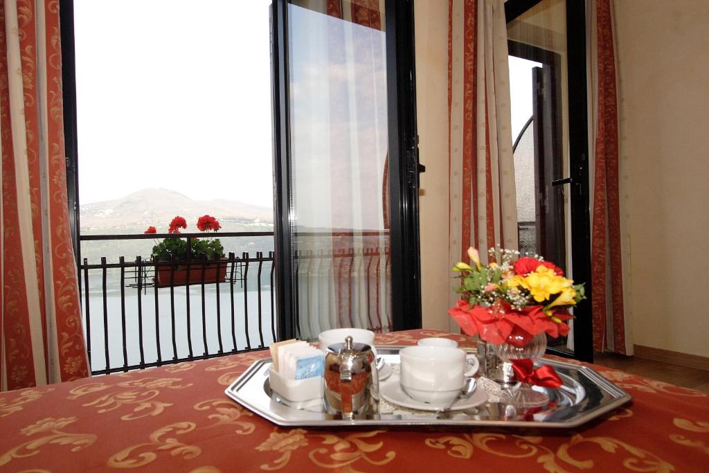 Balkón nebo terasa v ubytování Hotel Castel Gandolfo