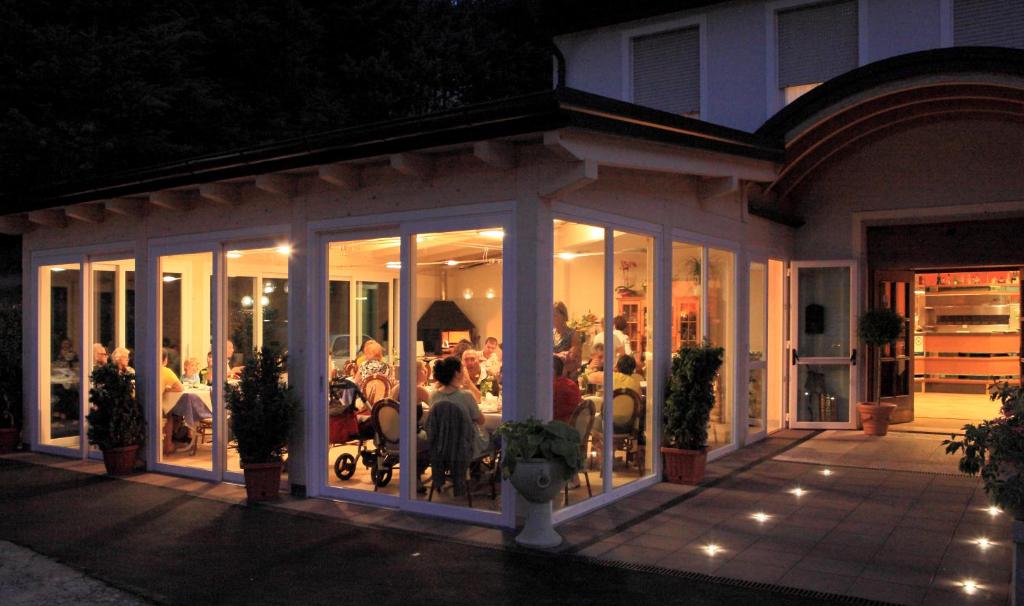 Hosté ubytování Hotel Lilla'