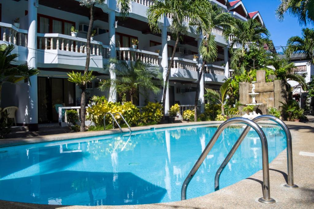 Bazén v ubytování Boracay Peninsula nebo v jeho okolí
