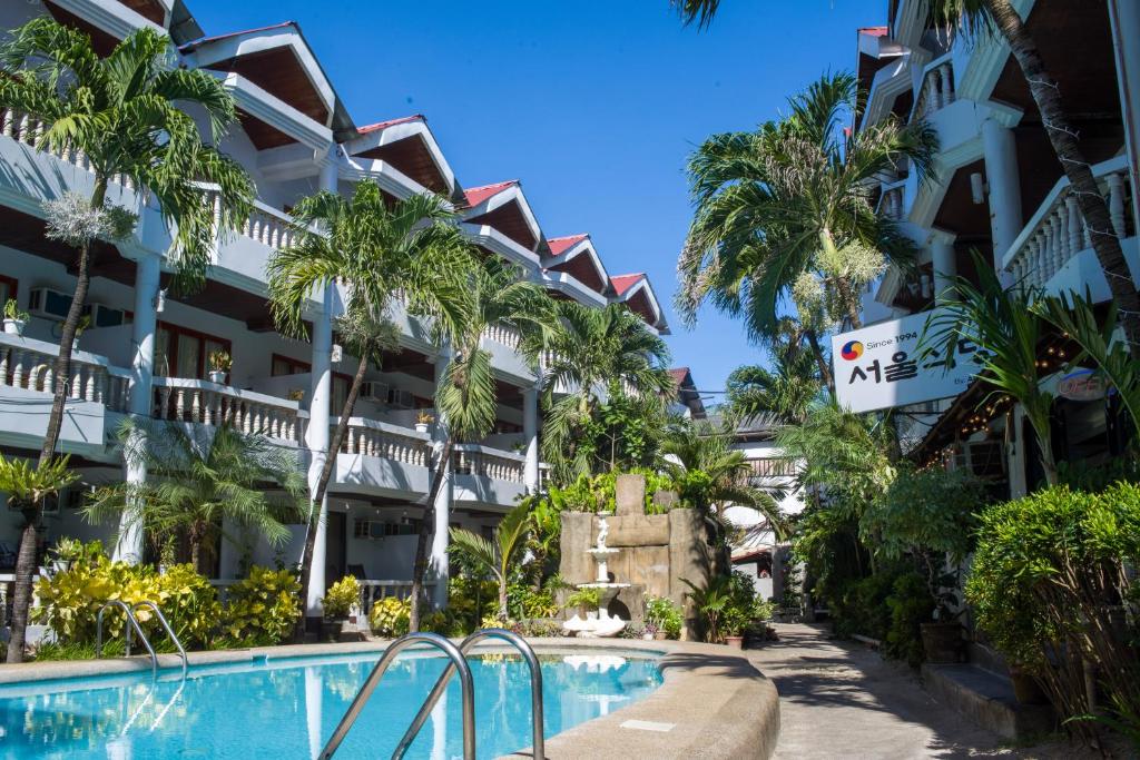 Bazén v ubytování Boracay Peninsula nebo v jeho okolí
