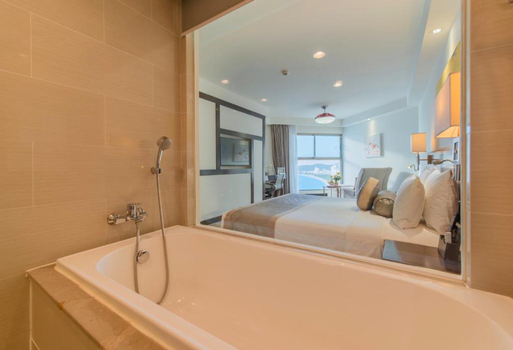 Phòng Deluxe Giường Đôi Nhìn Ra Biển
