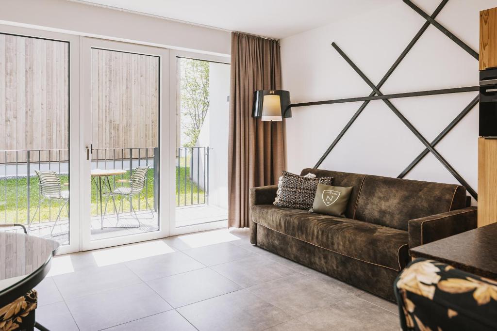 Nikolaus by AvenidA Panoramic Wellness Suites - 8