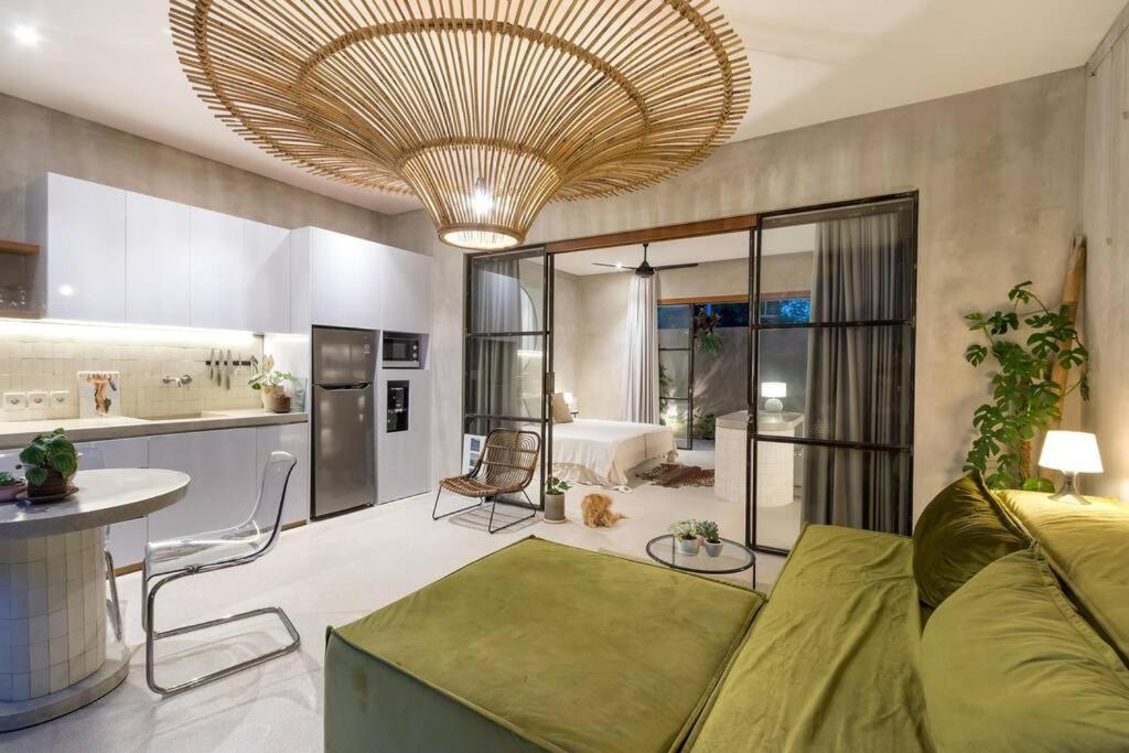 Η κουζίνα ή μικρή κουζίνα στο Charming one-bedroom studio