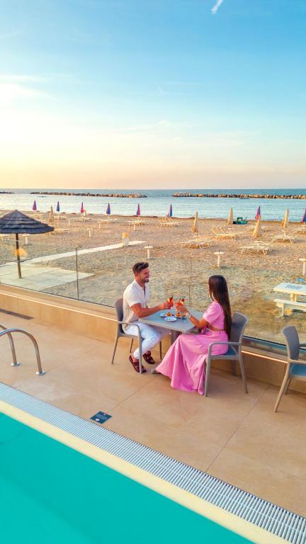 Hosté ubytování You & Me Beach Hotel