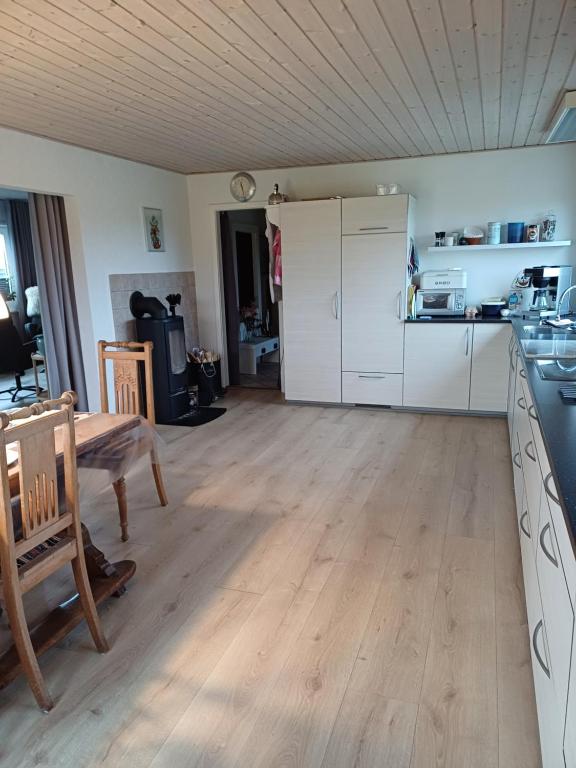 Kuchyň nebo kuchyňský kout v ubytování KLAUSIEVEJ B&B