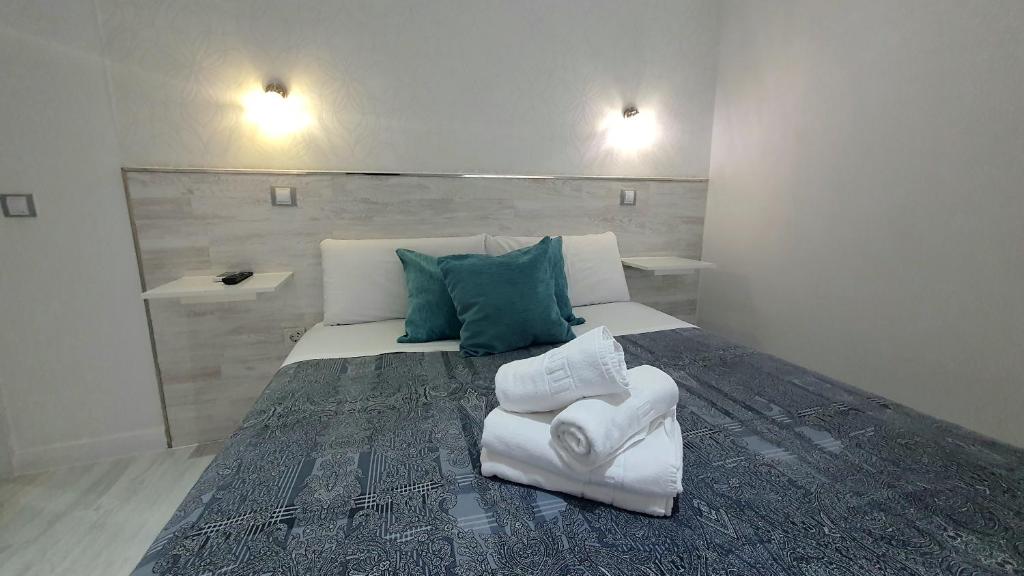 Hostal Met Madrid - Superior Double Room