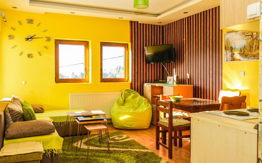 ครัวหรือมุมครัวของ Vila Čajetinski biser-Apartment Classic