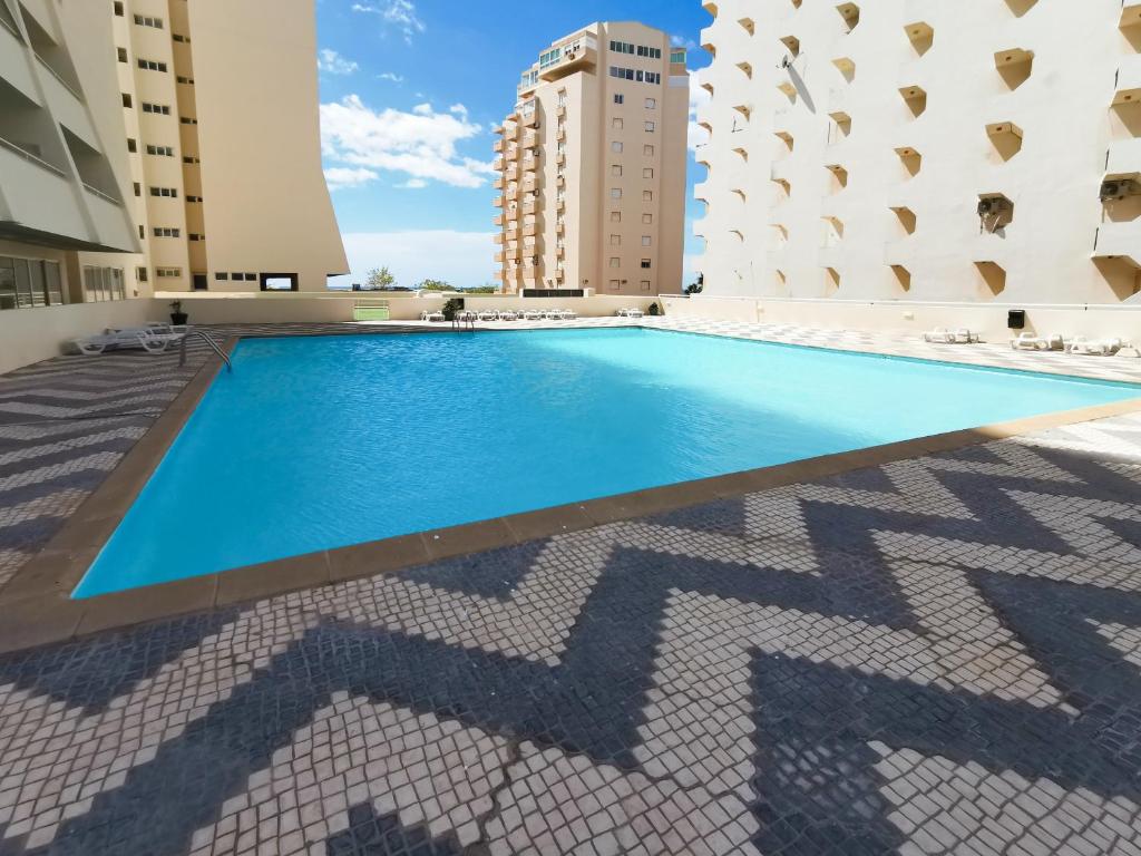 Bazén v ubytování Apartment Rocha Varandas Amazing nebo v jeho okolí