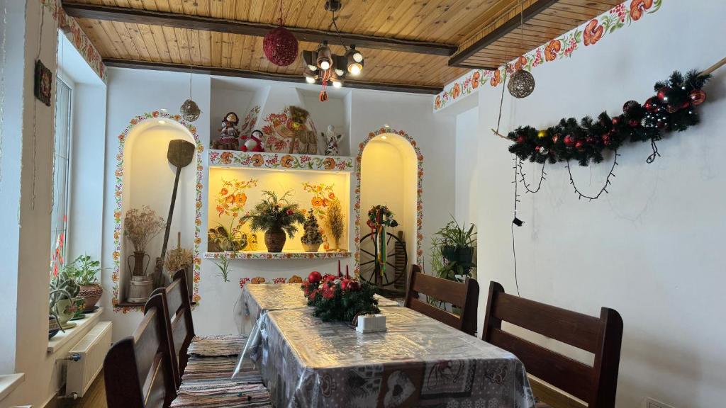 Reštaurácia alebo iné gastronomické zariadenie v ubytovaní Ukrainochka koteg
