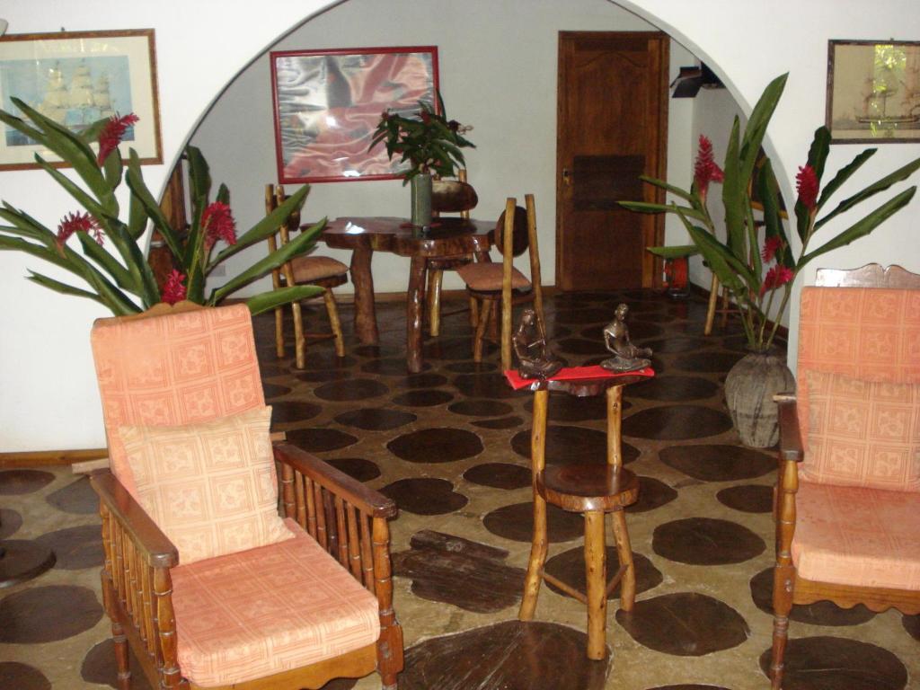 Posezení v ubytování Coté Sud - Unique Villa & Bungalows Intendance Road